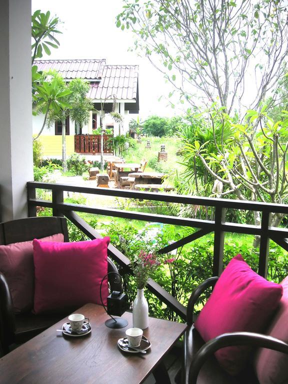 Baan Rim Klong Resort Sukhothai Bagian luar foto